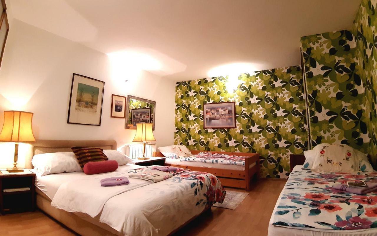Hostel Pansion Lion Szarajevó Kültér fotó