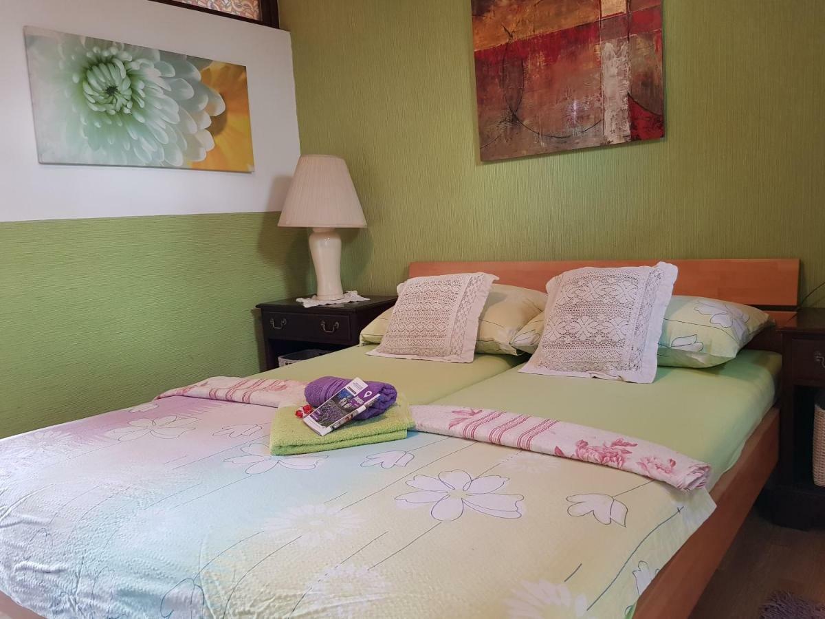 Hostel Pansion Lion Szarajevó Kültér fotó