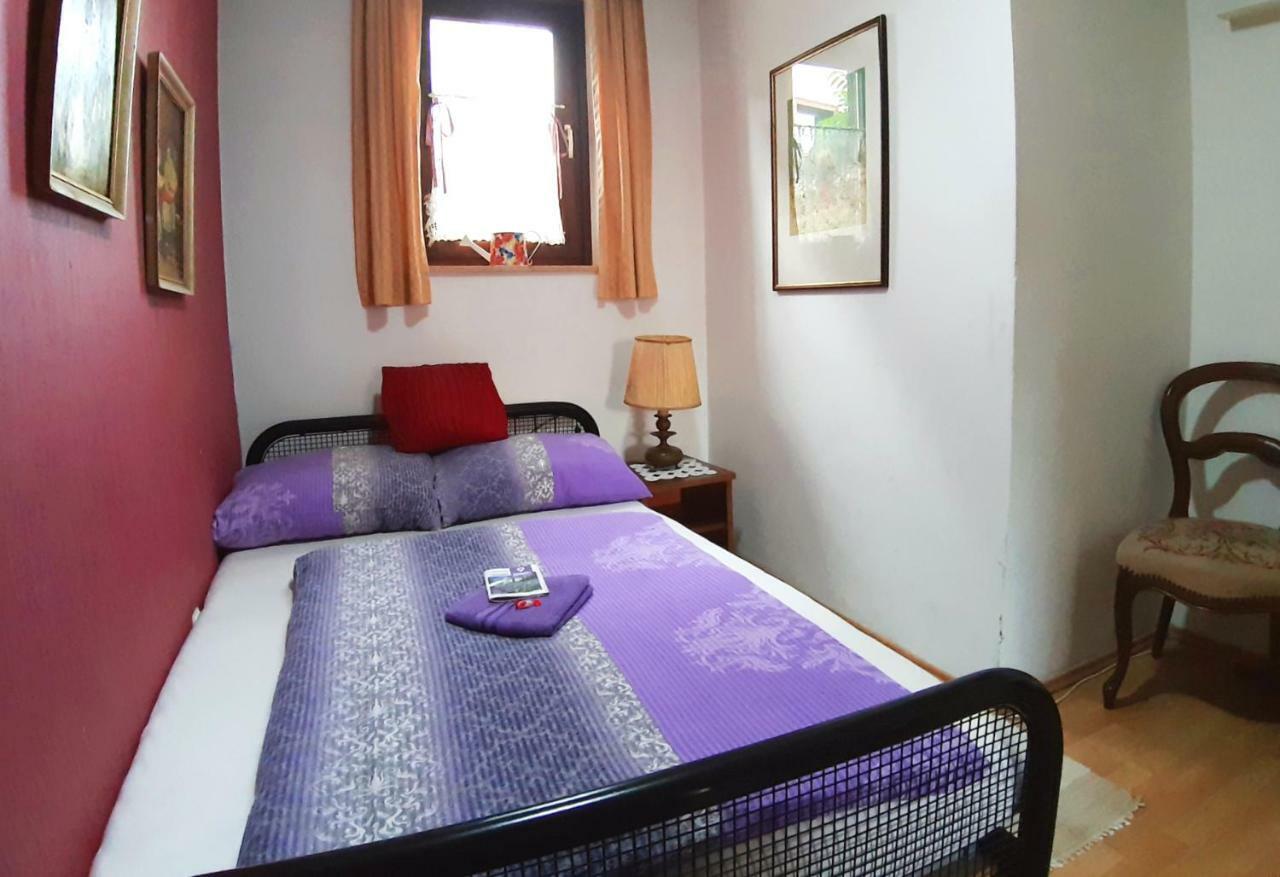Hostel Pansion Lion Szarajevó Kültér fotó