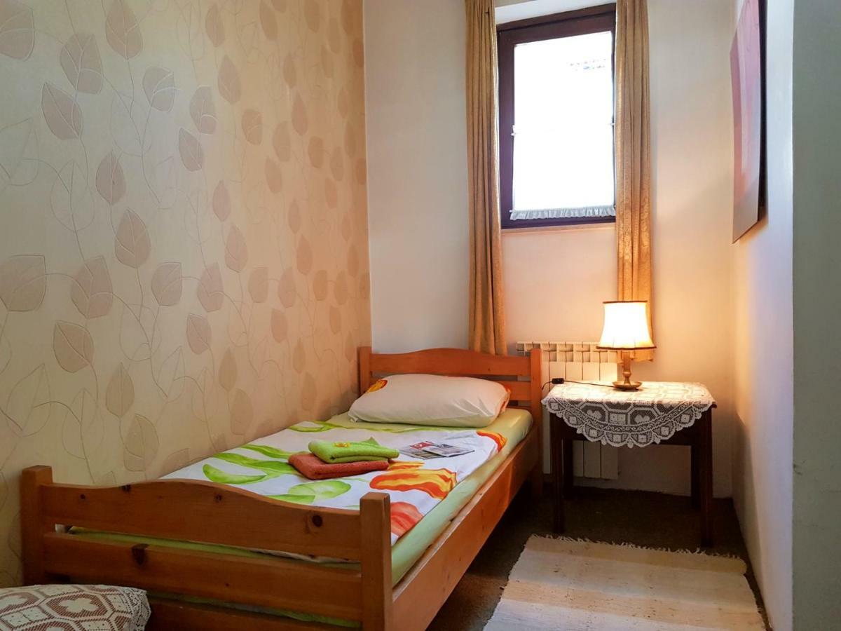 Hostel Pansion Lion Szarajevó Kültér fotó