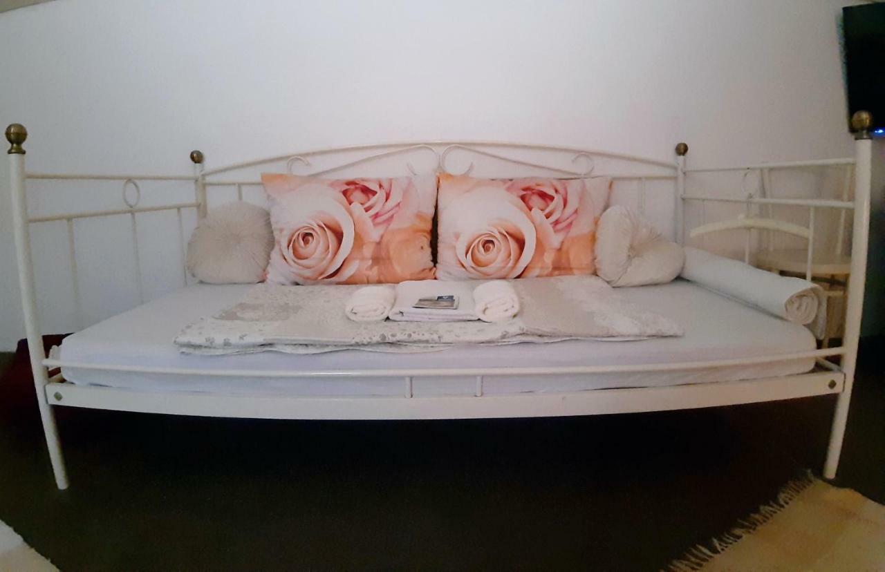 Hostel Pansion Lion Szarajevó Kültér fotó