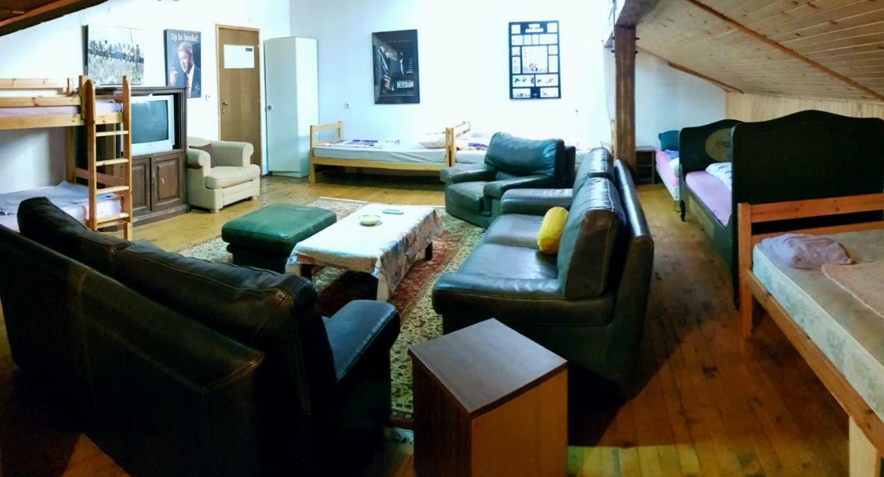 Hostel Pansion Lion Szarajevó Kültér fotó