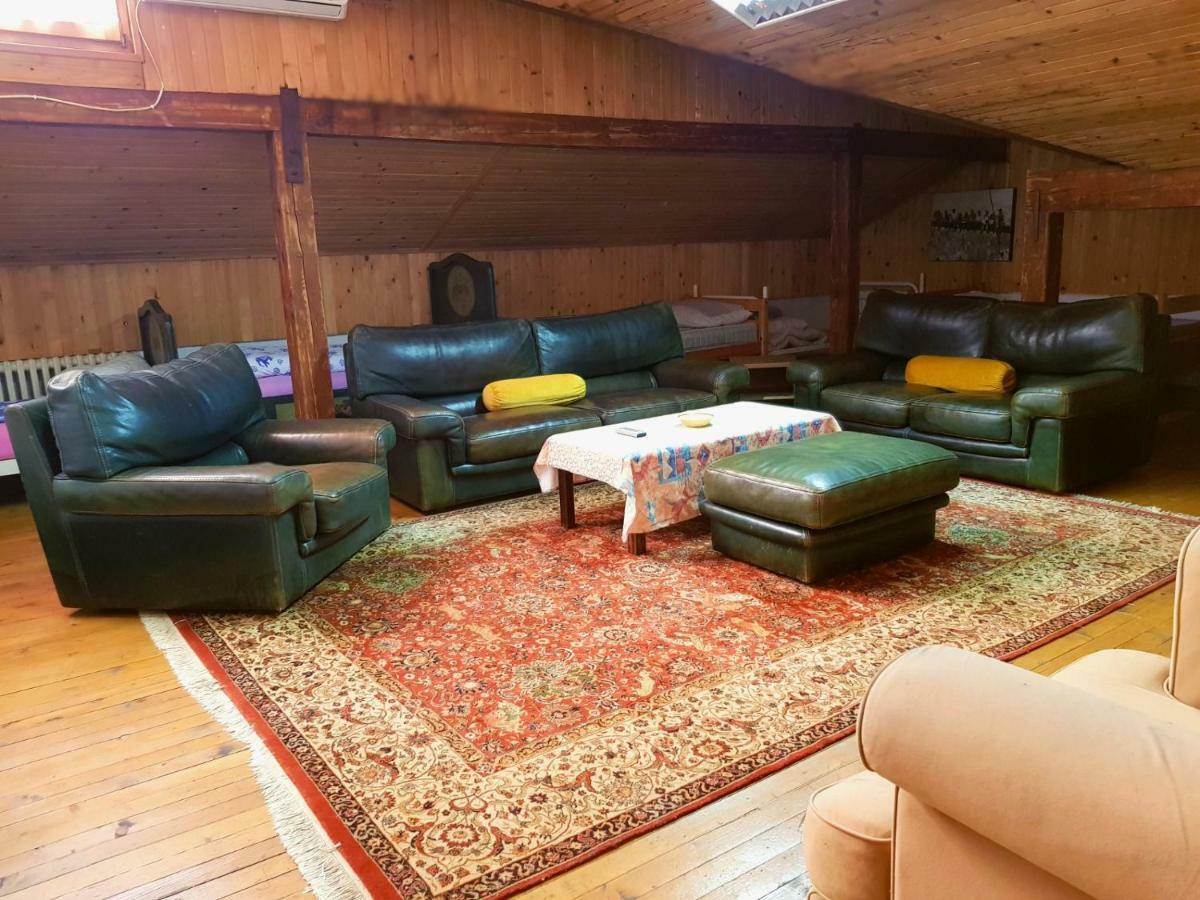 Hostel Pansion Lion Szarajevó Kültér fotó