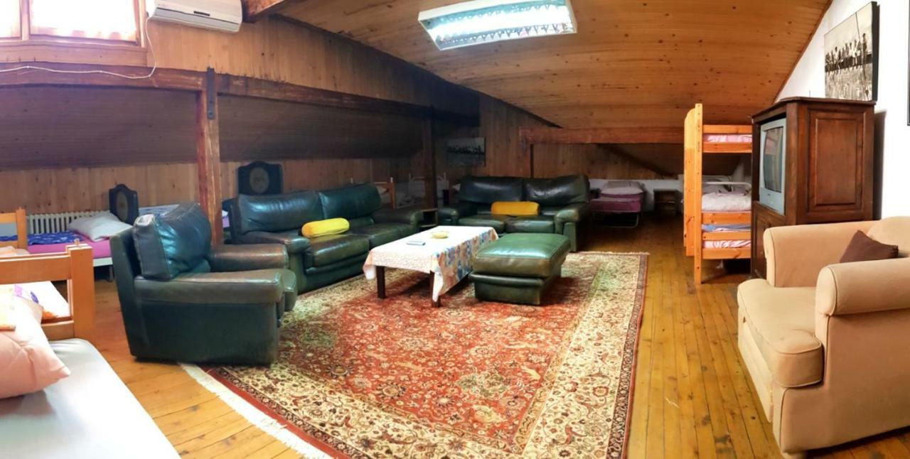 Hostel Pansion Lion Szarajevó Kültér fotó