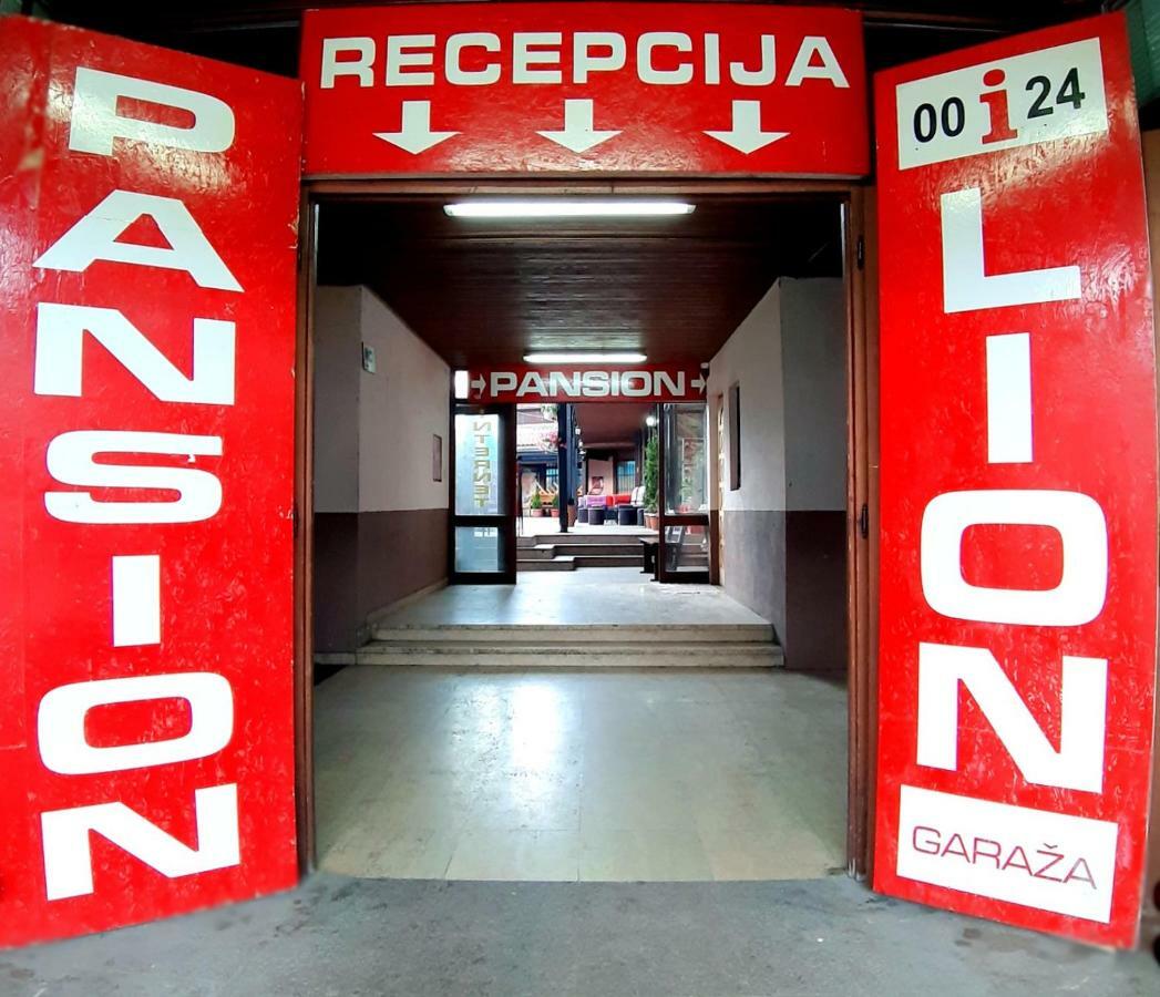 Hostel Pansion Lion Szarajevó Kültér fotó